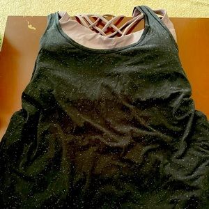 Lululemon Tank with Built in Bra Size 8 Black Speckle